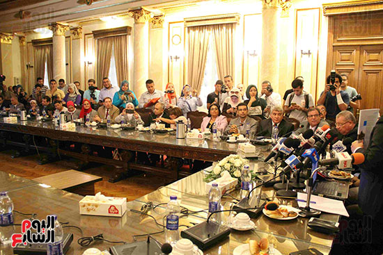 مؤتمر رئيس جامعه القاهرة (40)