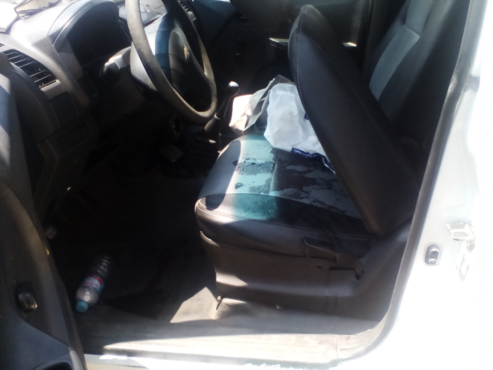 أول صور لسيارة مدير إدارة تأمين الطرق بدمياط (3)