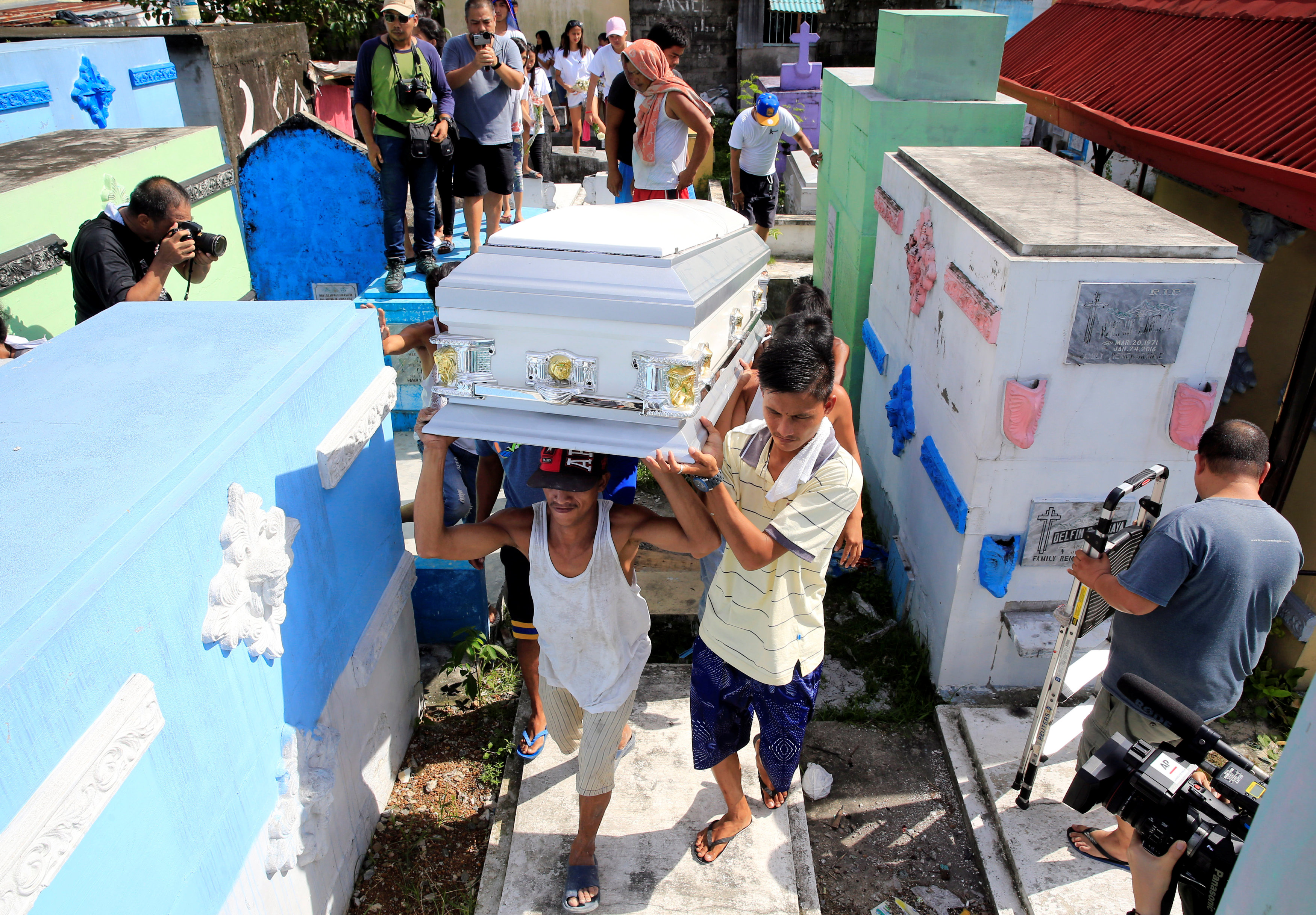 جثامين ضحايا حملة مكافحة المخدرات فى الفلبين
