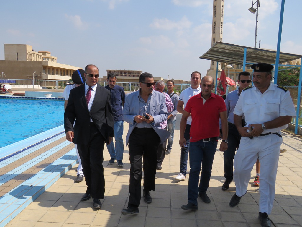 10مدير الامن على حمام سباحة المجمع التعليمى
