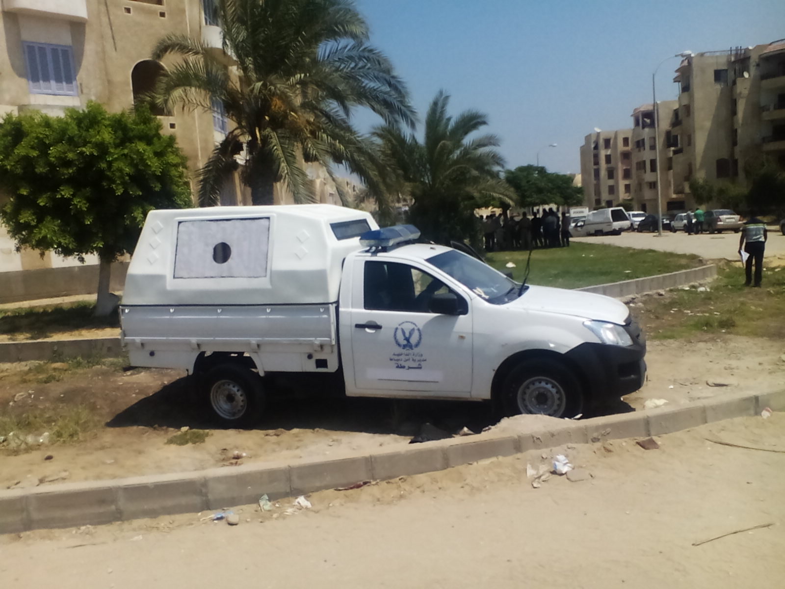 أول صور لسيارة مدير إدارة تأمين الطرق بدمياط (5)