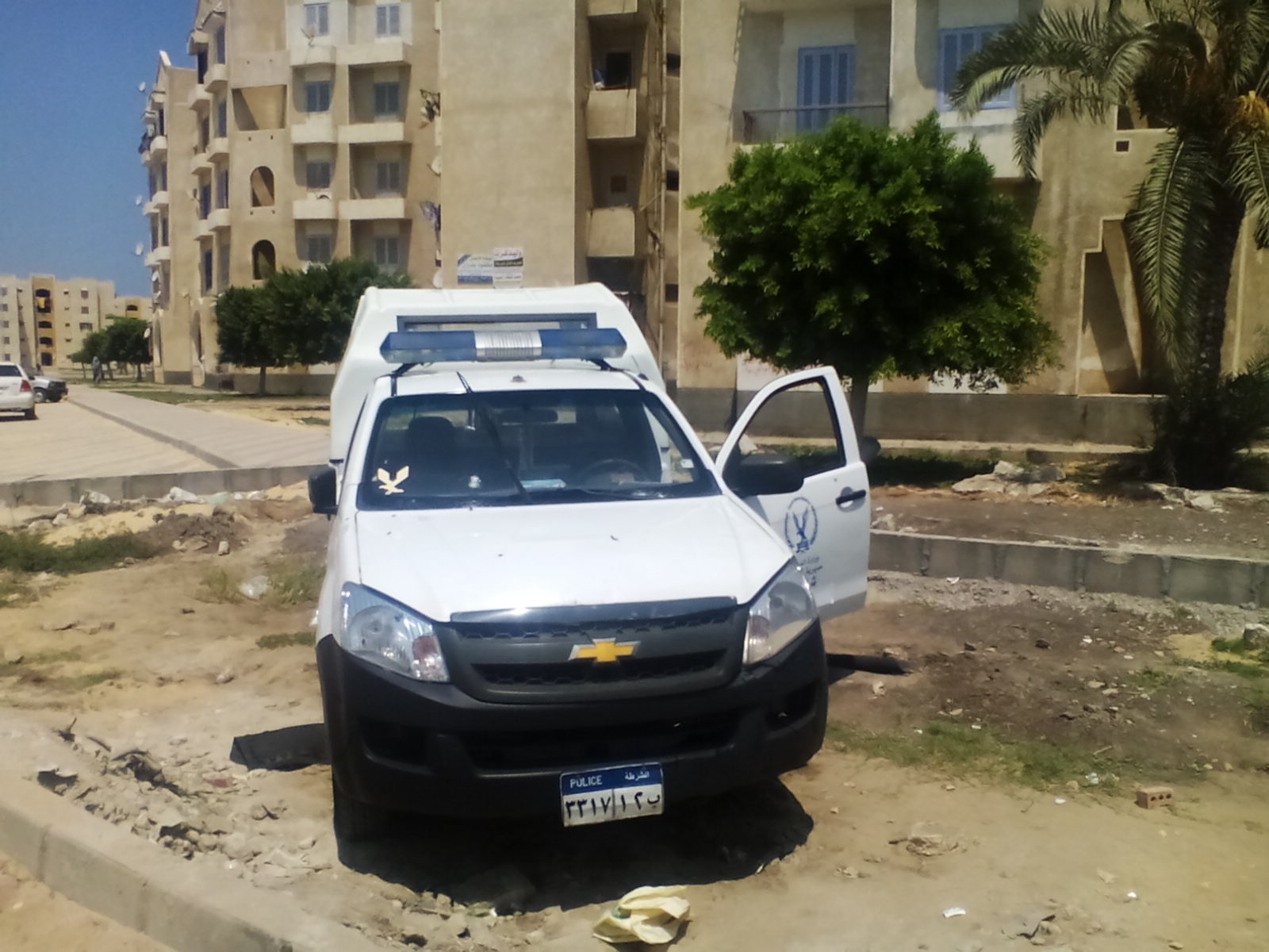 أول صور لسيارة مدير إدارة تأمين الطرق بدمياط (4)