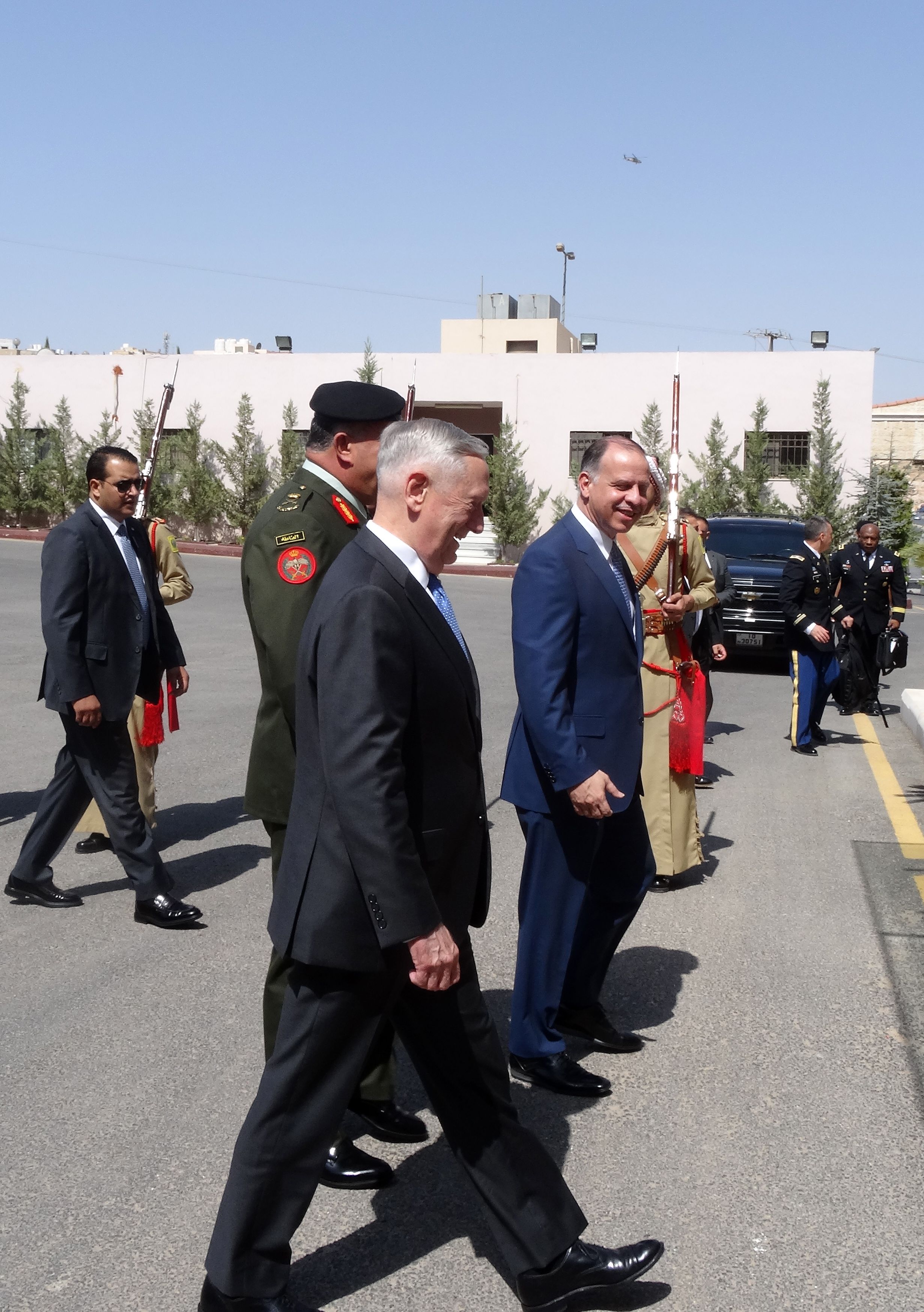 وصول وزير الدفاع الأمريكى للأردن