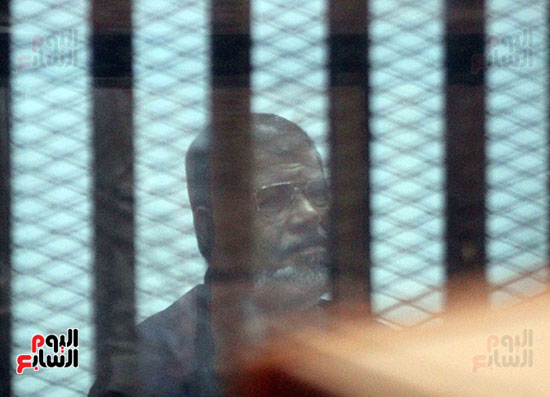 محاكمة مرسى و 27 آخرين باقتحام السجون (15)