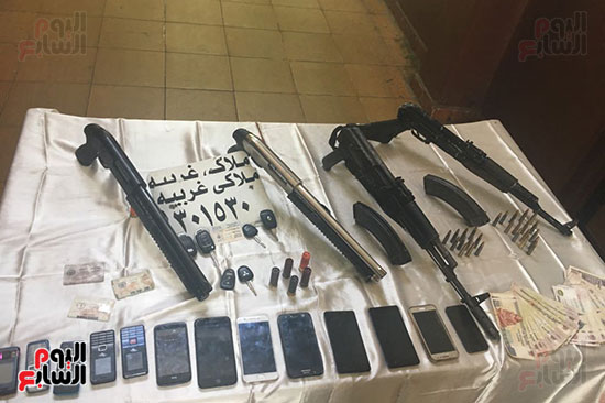  قطع أسلحة نارية تم ضبطها بحوزة التشكيل