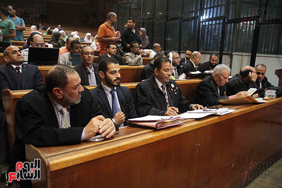 محاكمة مرسى و 27 آخرين باقتحام السجون (2)