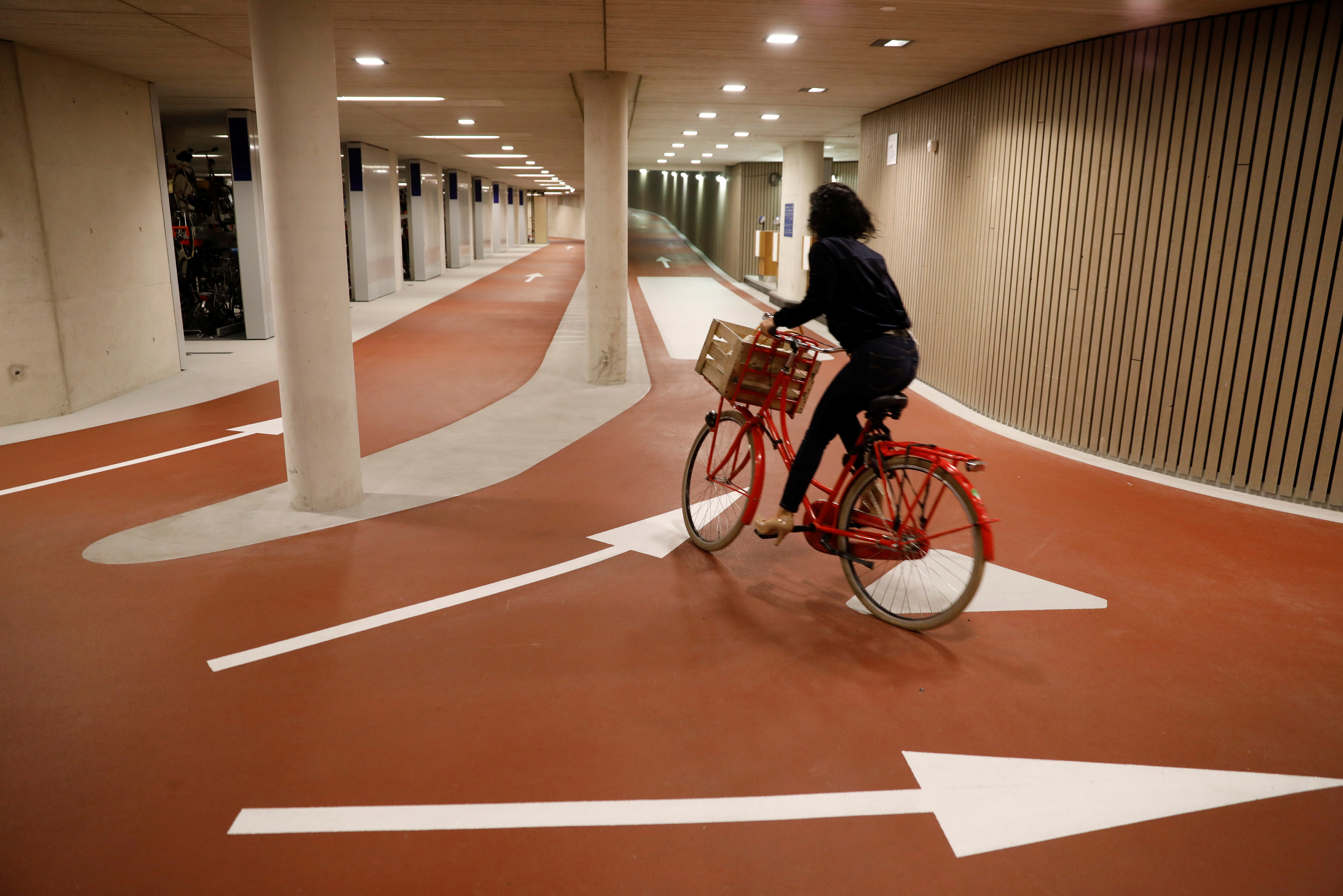 جانب من موقف الدراجات