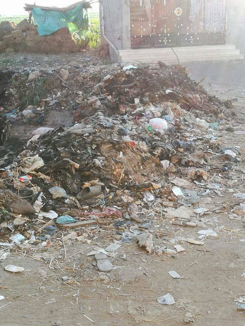 القمامة المنتشرة فى القرية