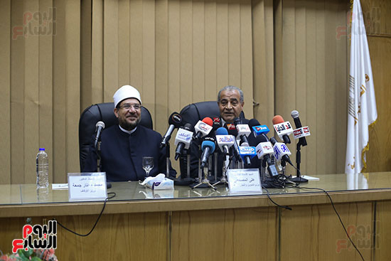 المؤتمر الصحفى المنعقد بمقر وزارة التموين والتجارة الداخلية لتوقيع بروتوكول مع وزارة الأوقاف المصرية (8)