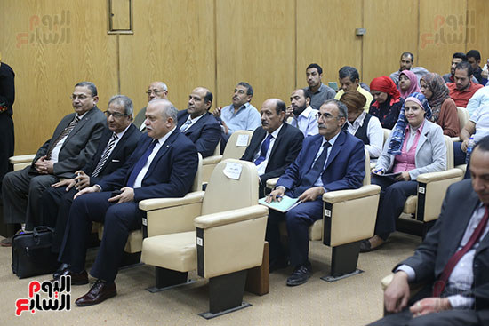 المؤتمر الصحفى المنعقد بمقر وزارة التموين والتجارة الداخلية لتوقيع بروتوكول مع وزارة الأوقاف المصرية (1)