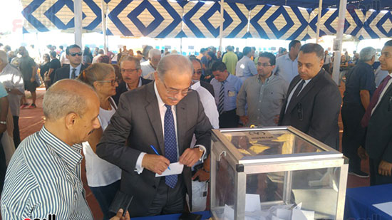 اسماعيل-يصوت-على-اللائحة