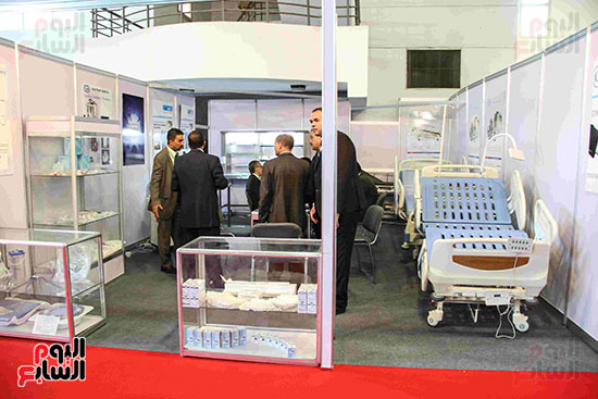 افتتاح فعاليات معرض منتجى الأجهزة والمستلزمات الطبية (2)