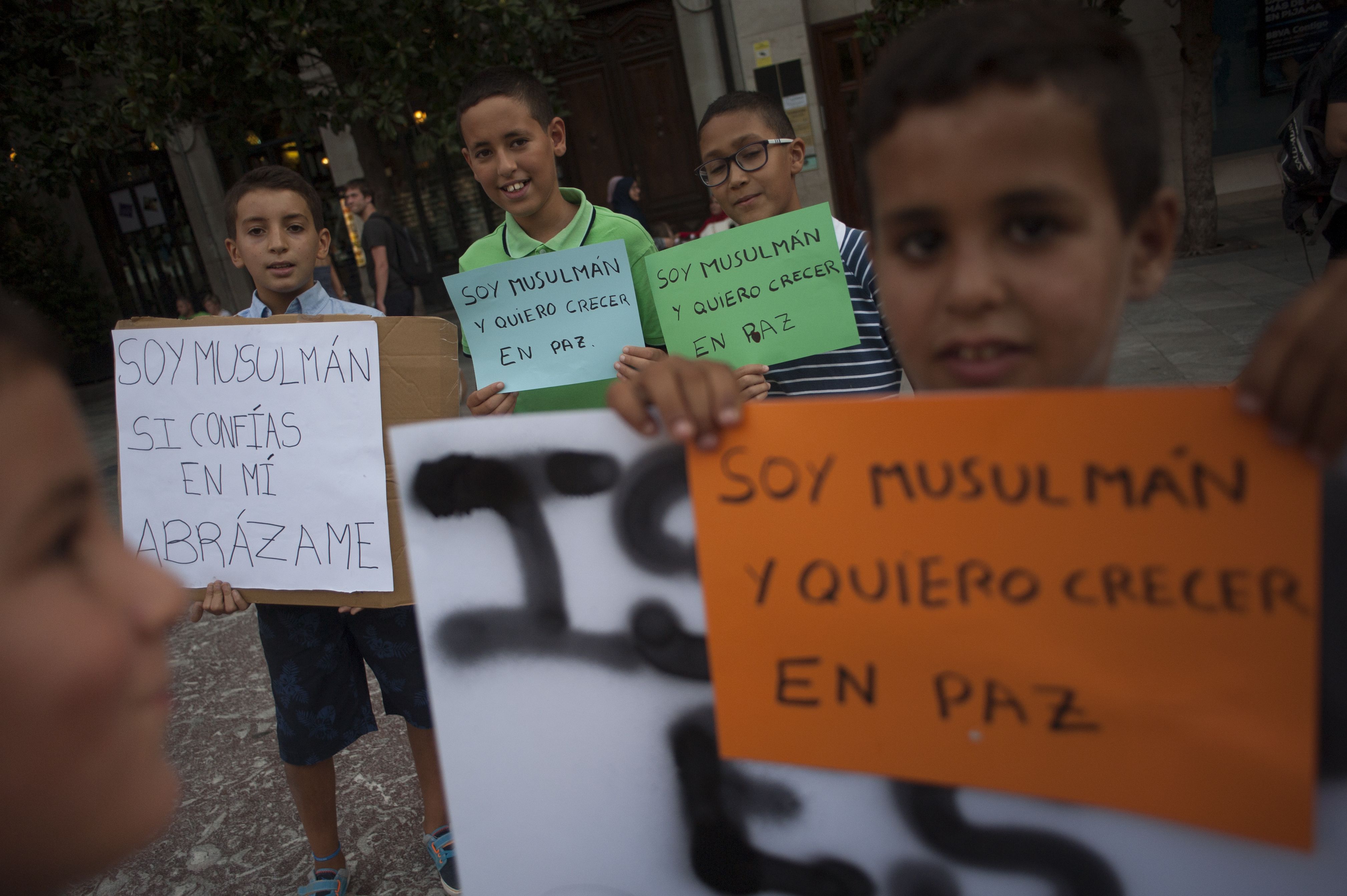 أطفال المسلمين في غرناطة