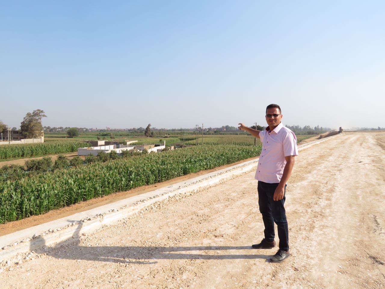 تبوير الأراضى الزراعية حول طريق شبرا ـ بنها الجديد (20)