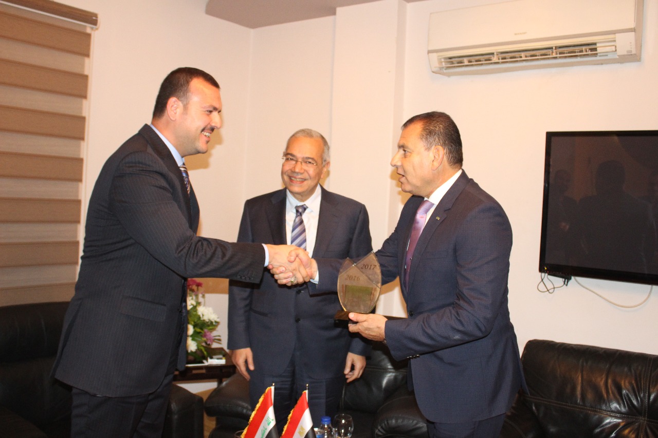 اللواء حاتم باشات مع ممثل كتلة المواطن بالبرلمان العراقى