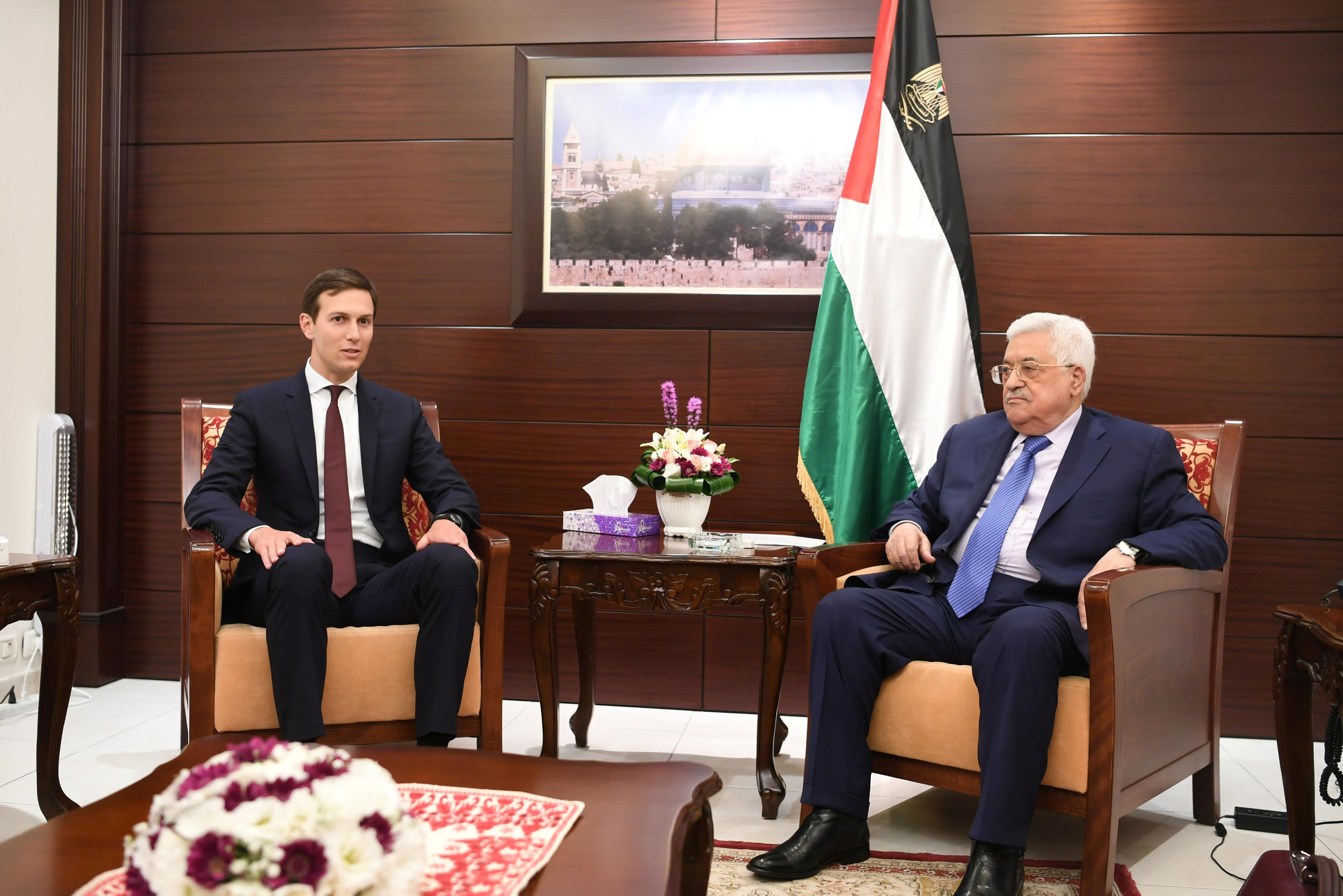 الرئيس الفلسطينى مع مستشار ترامب