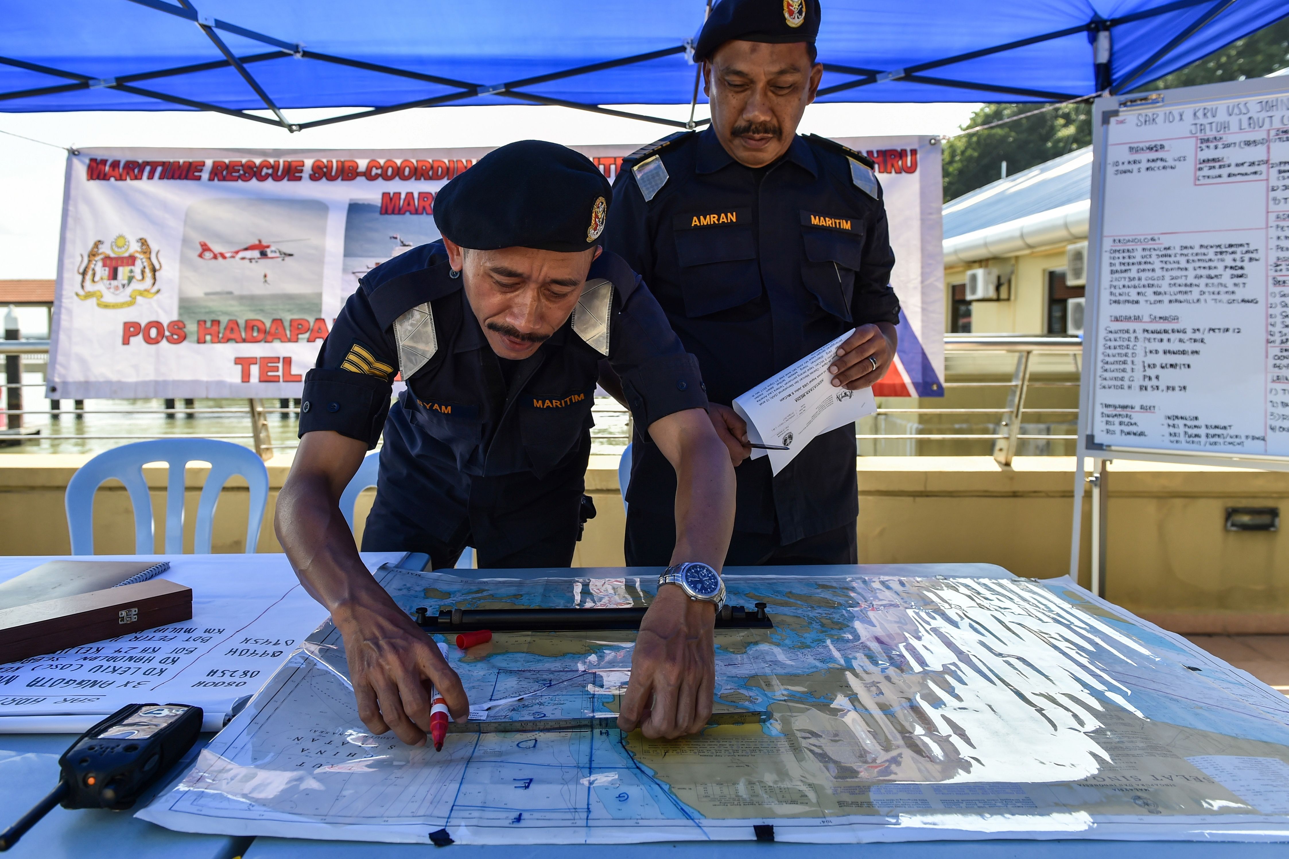 قادة البحرية الماليزية يعدون خطة البحث عن البحارة الأمريكان