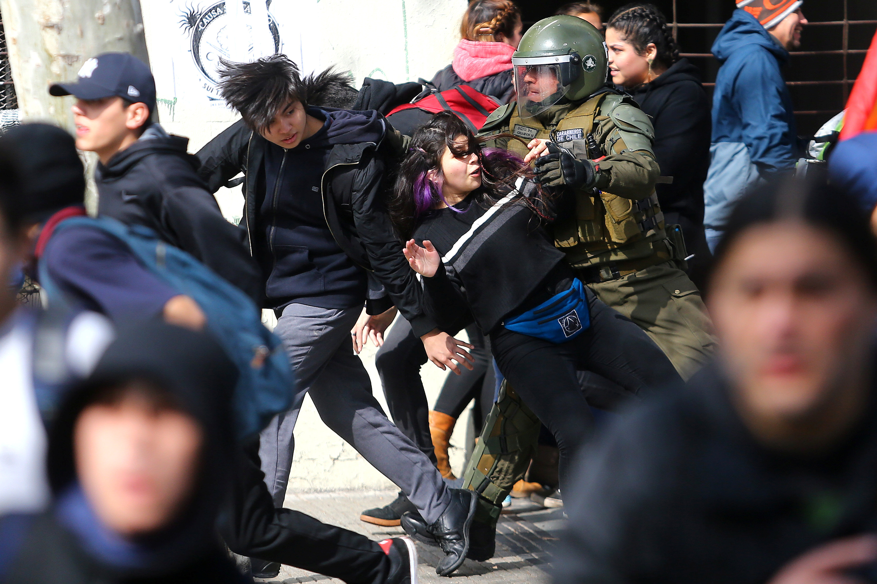 الشرطة فى تشيلى تعتقل عدد من المتظاهرين
