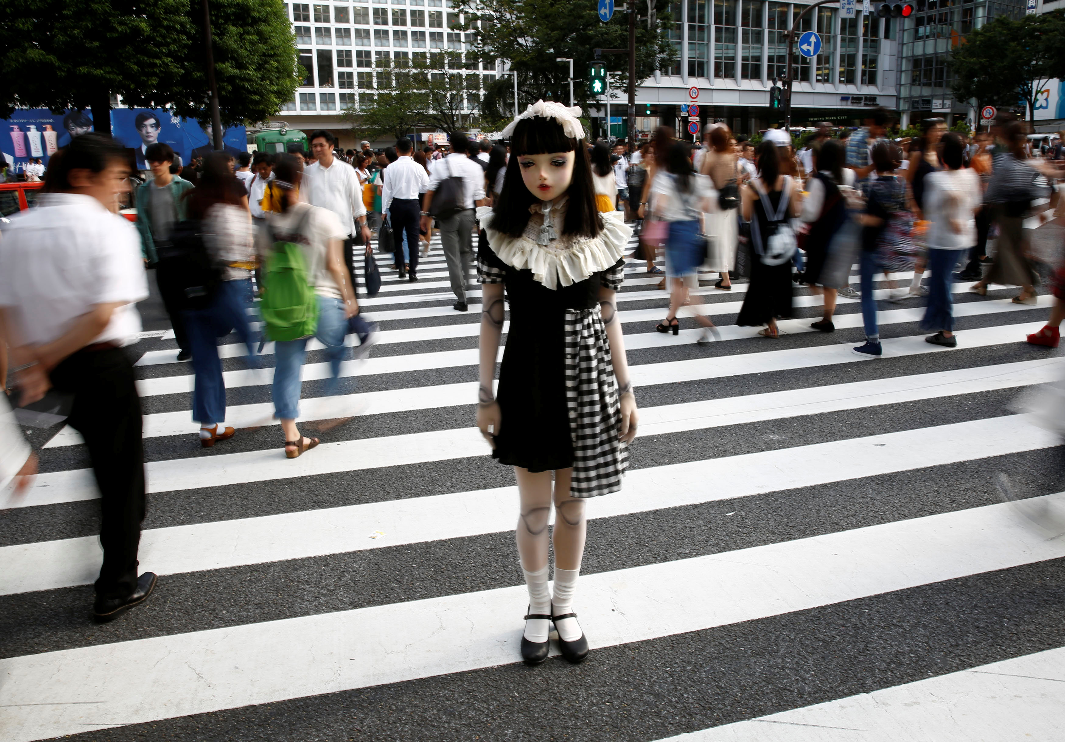 Сидони в японии. Хитоми Комаки. Лулу Хашимото. Токио Повседневная жизнь. Япония люди на улице.