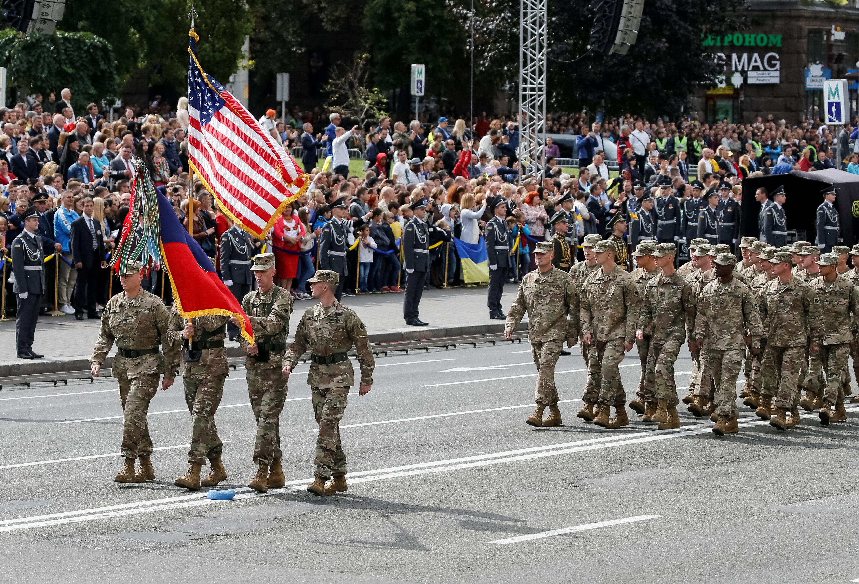 قوات أمريكيةتشارك فى احتفالات عيد استقلال أوكرانيا