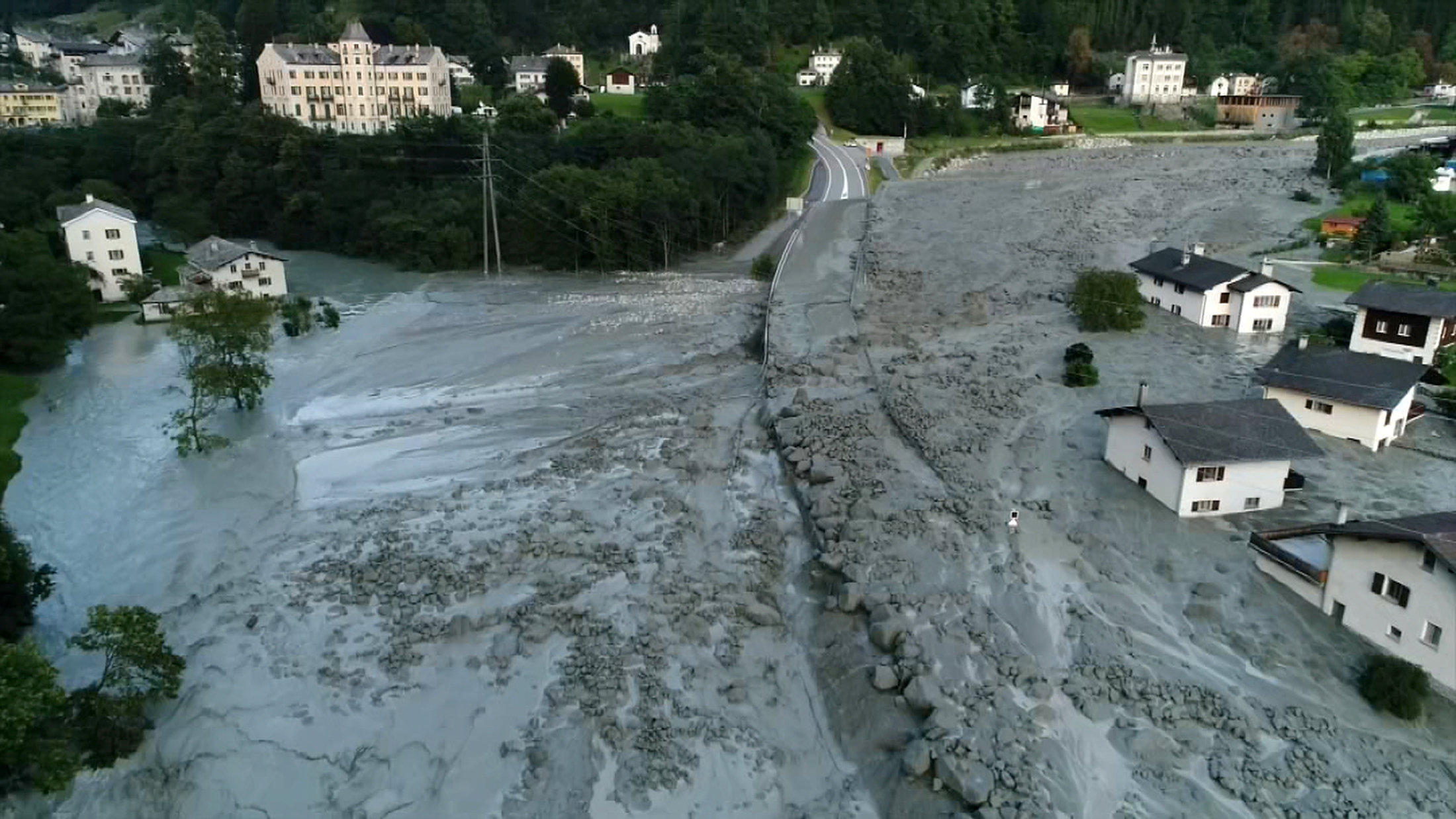 جانب من الانهيارات الأرضية بسويسرا