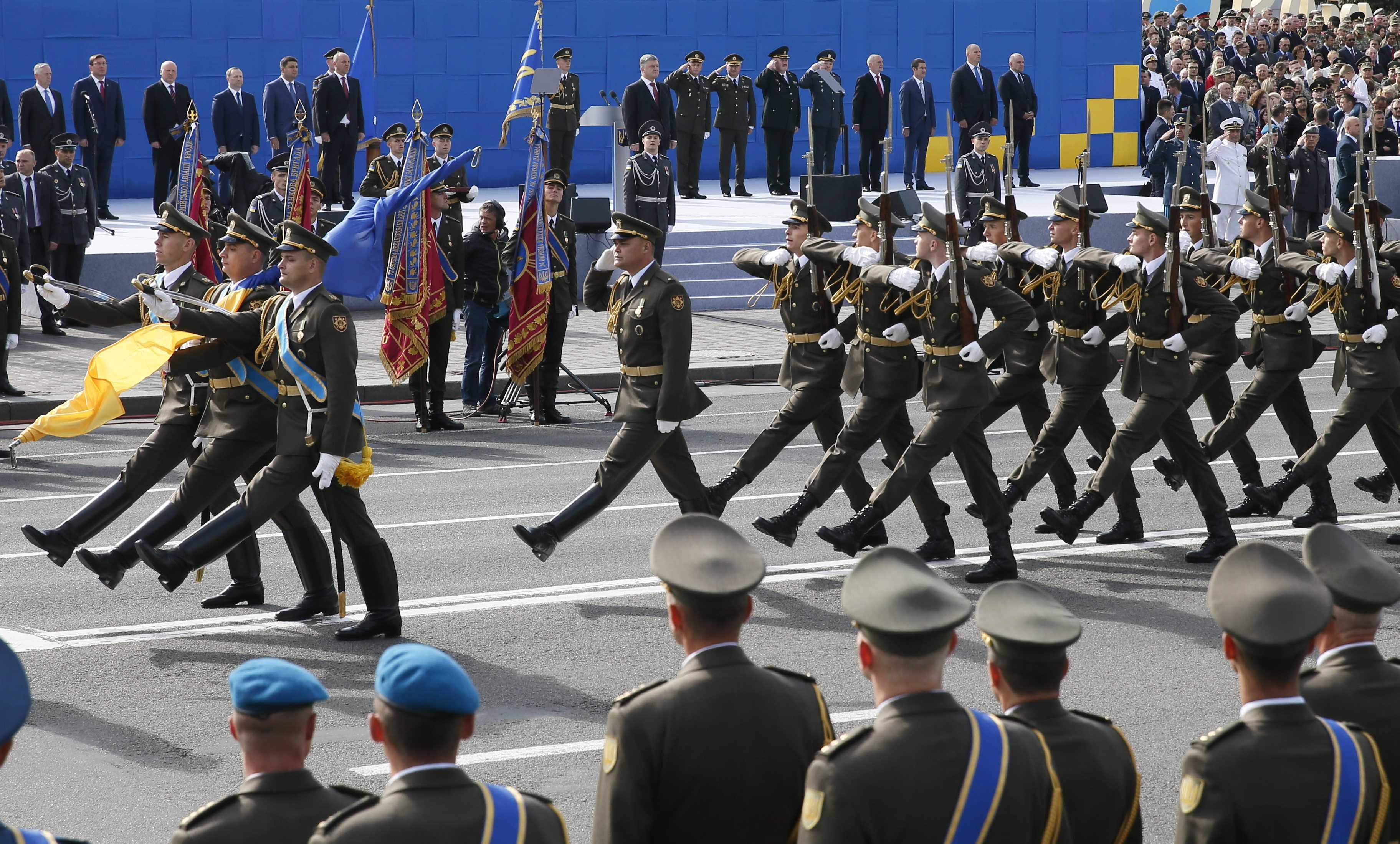 عرض عسكرى للاحتفال بذكرى عيد استقلال اوكرانيا