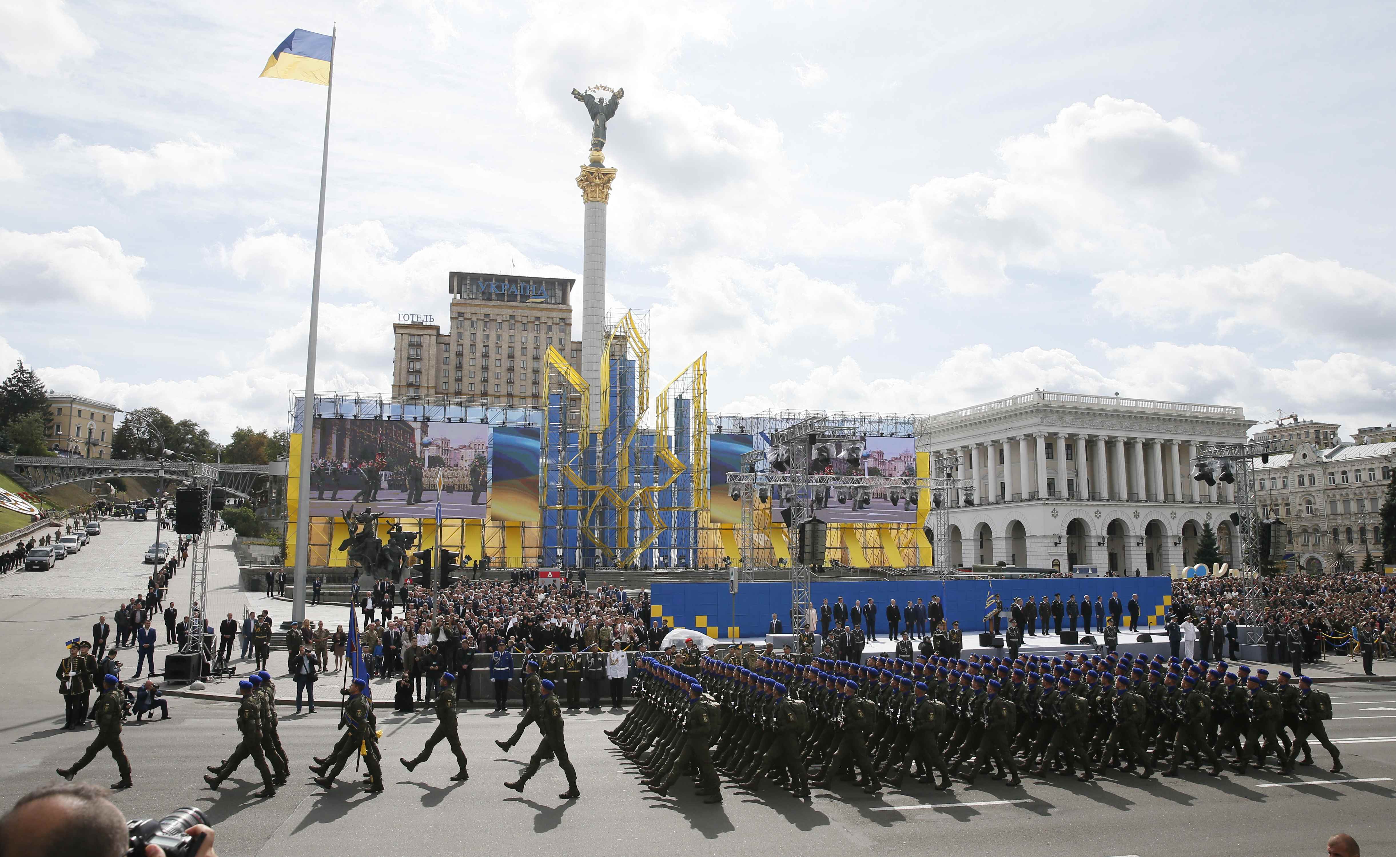 عروض عسكرية للاحتفال بذكرى استقلال أوكرانيا