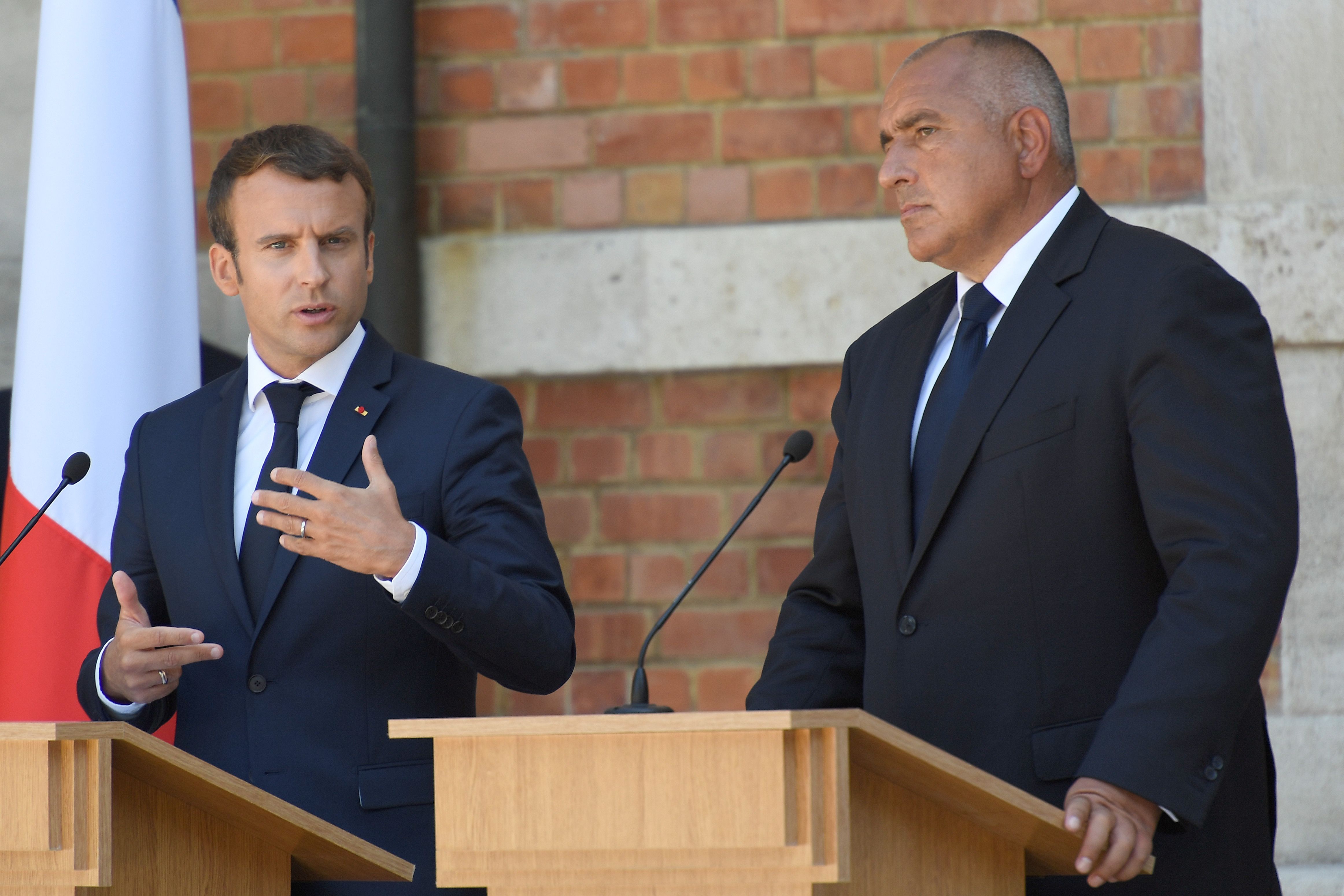 الرئيس الفرنسى ايمانويل ماكرون ورئيس الوزراء البلغاري بويكو بوريسوف