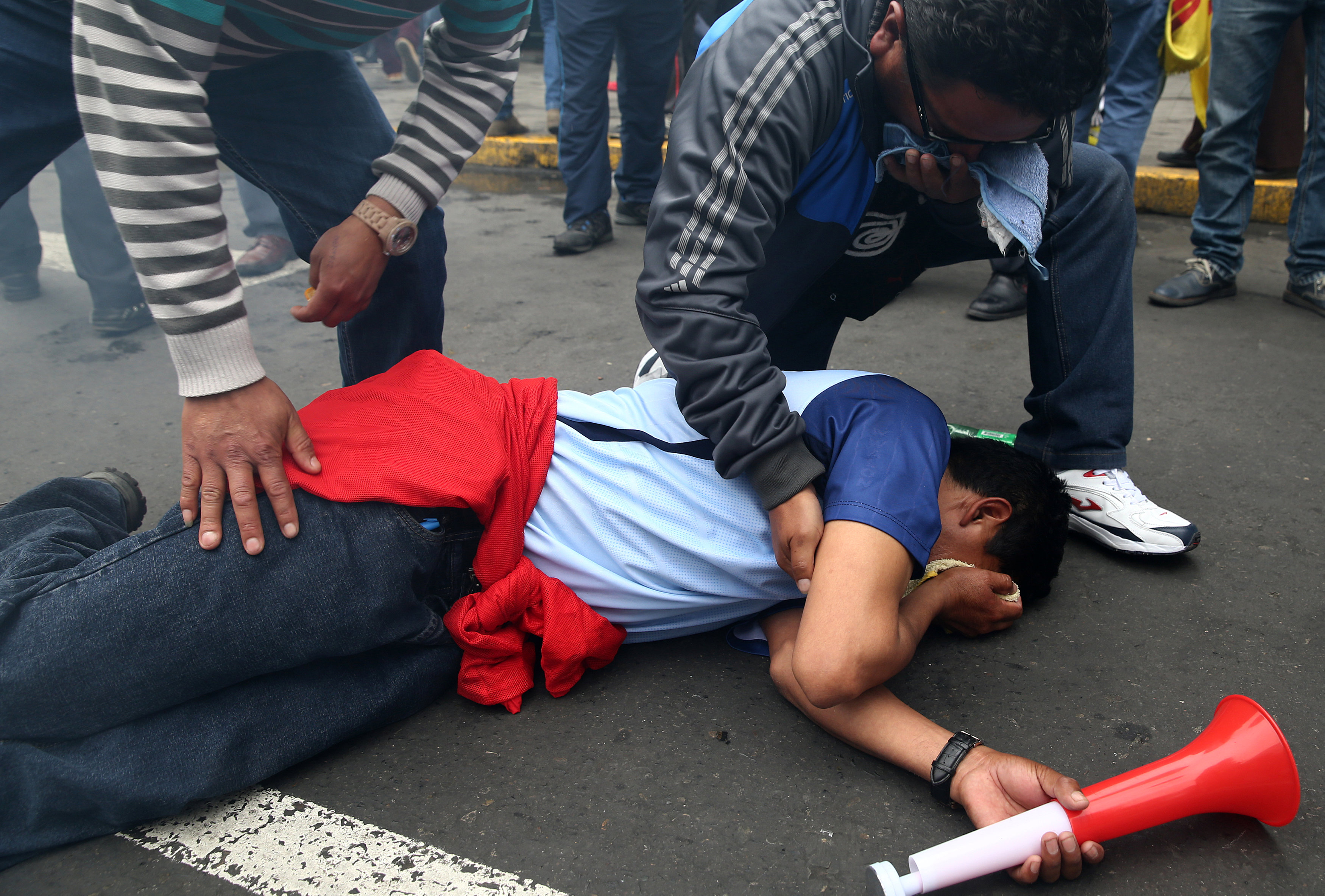 اصابة احد المتظاهرين خلال الاشتباكات