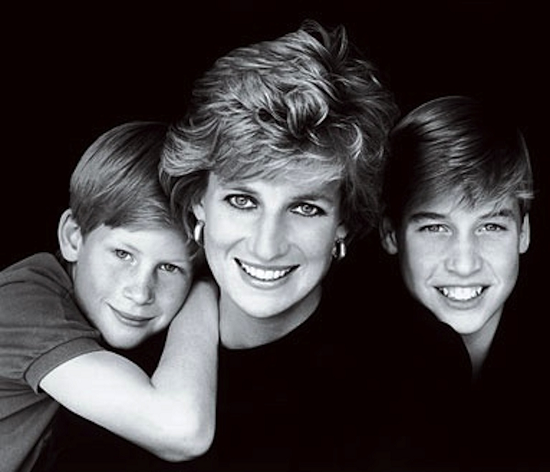 ديانا مع ابنيها ويليام وهارى