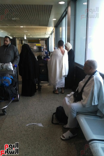 طيران النيل تمنع 20 حاجا مصريا من السفر للسعودية (3)