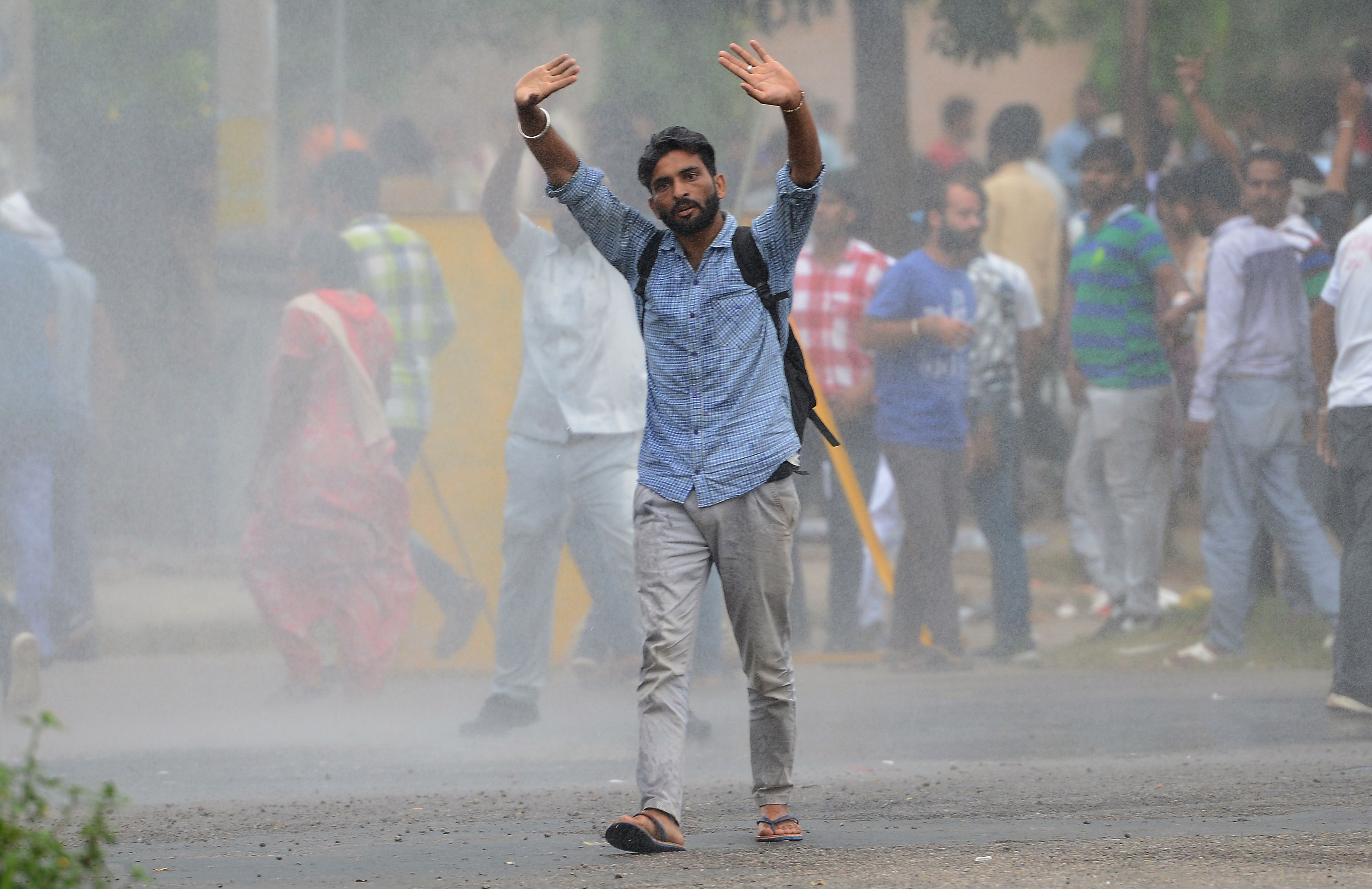أحد المتظاهرين فى الهند