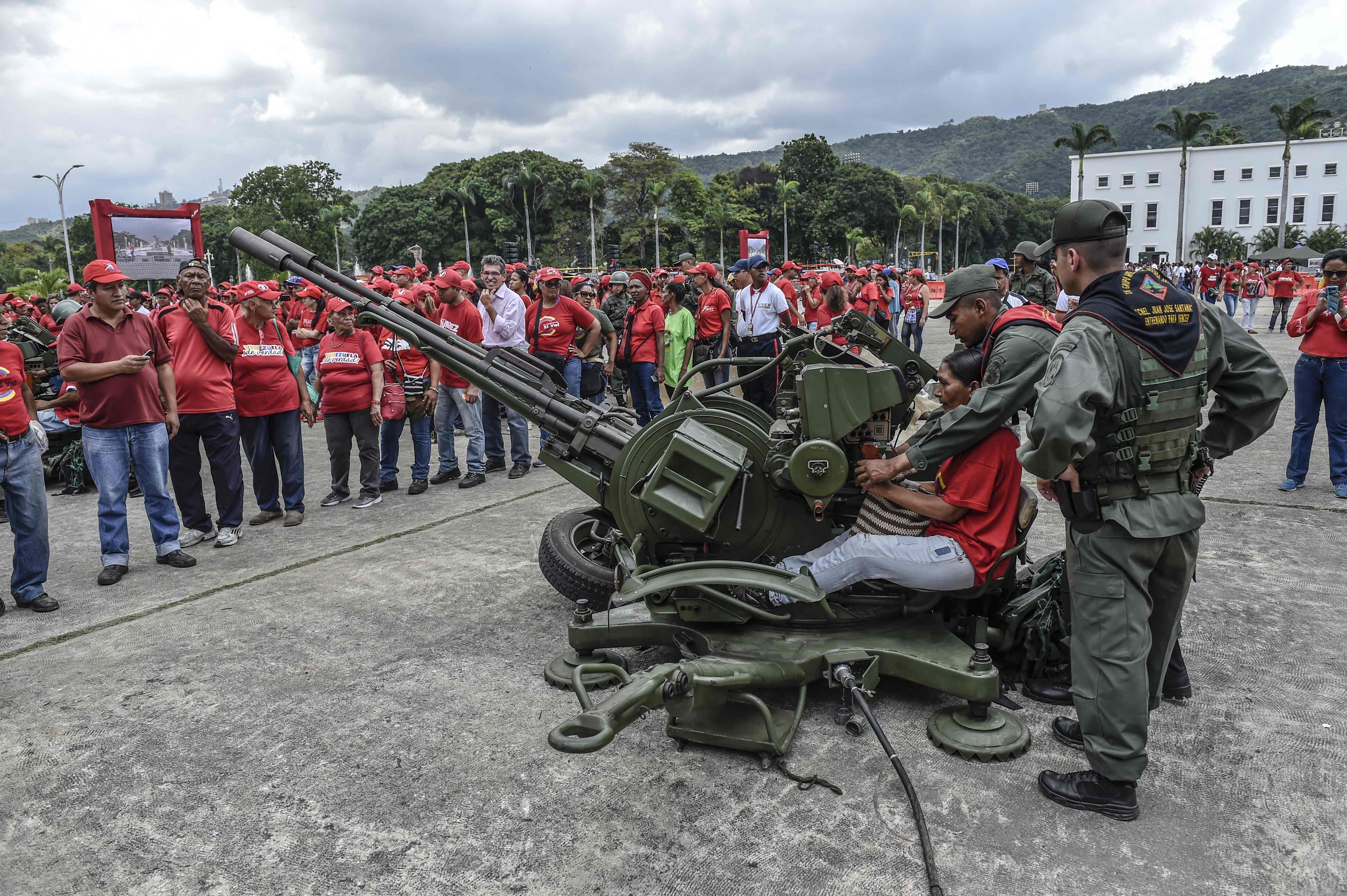 عرض عسكري في فنزويلا
