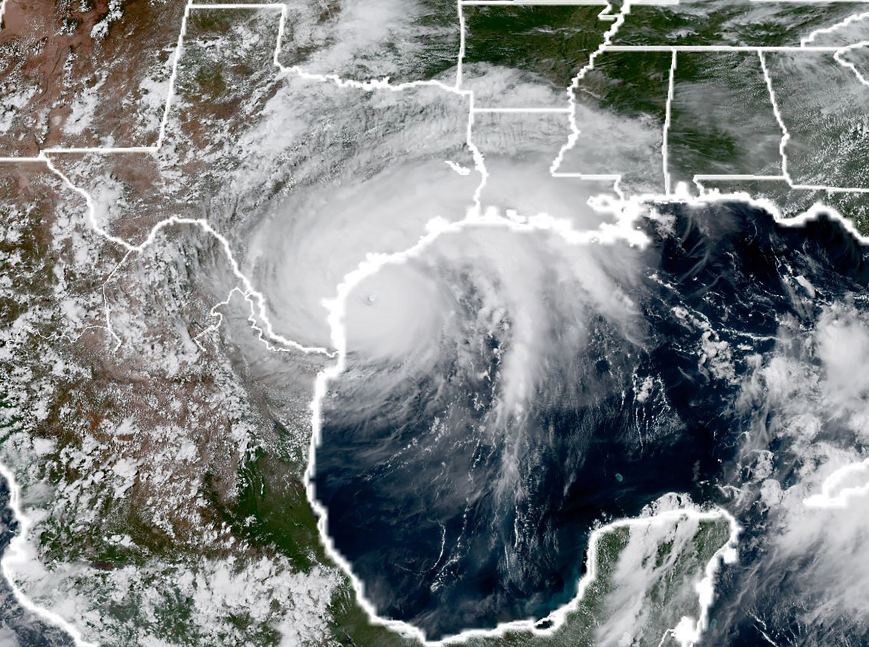 الأرصاد الجوية بأمريكا توضح حجم وتحركات الاعصار على سواحل ولاية تكساس