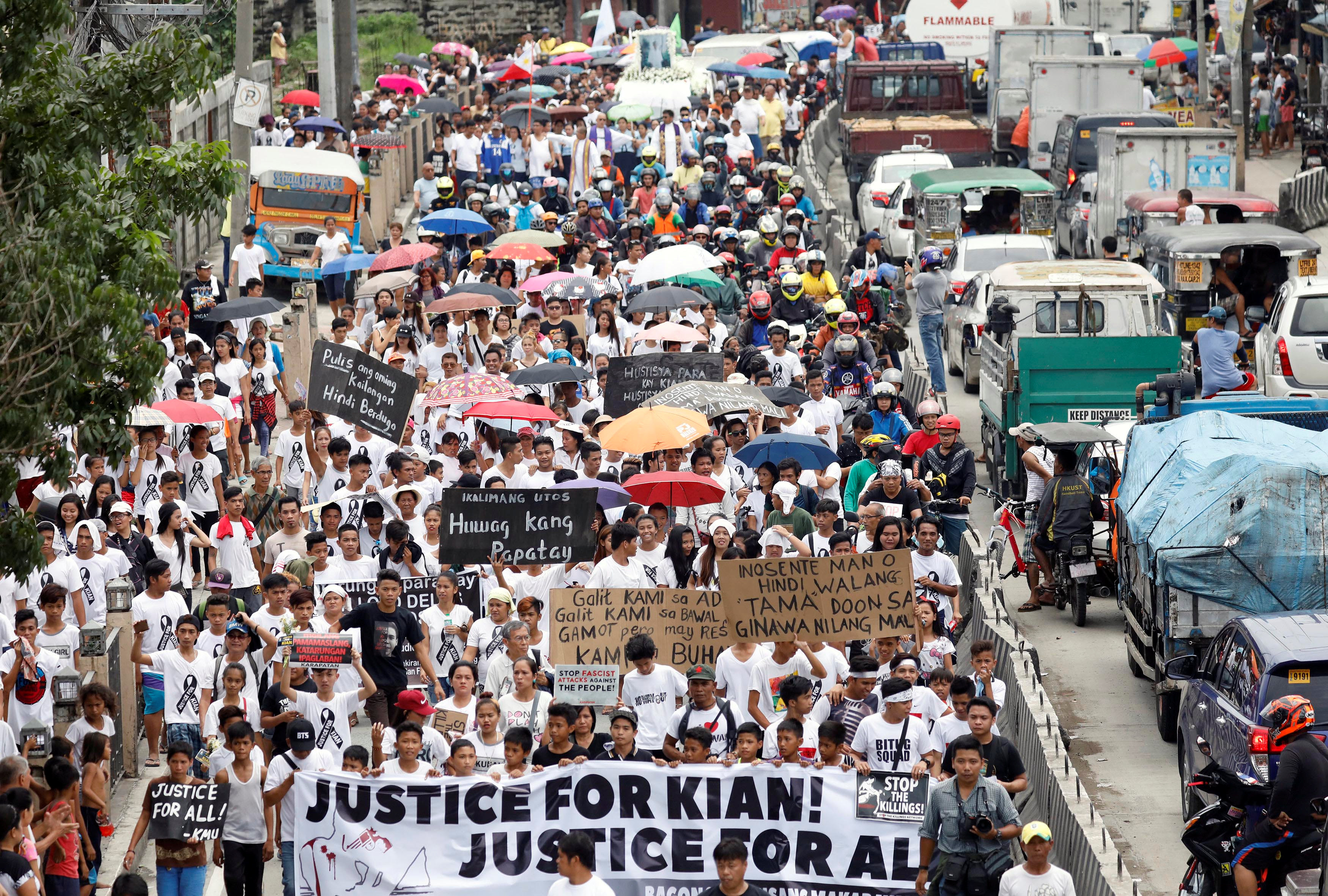 تحول جنازة الشاب الفلبينى لمظاهرة ضد الرئيس