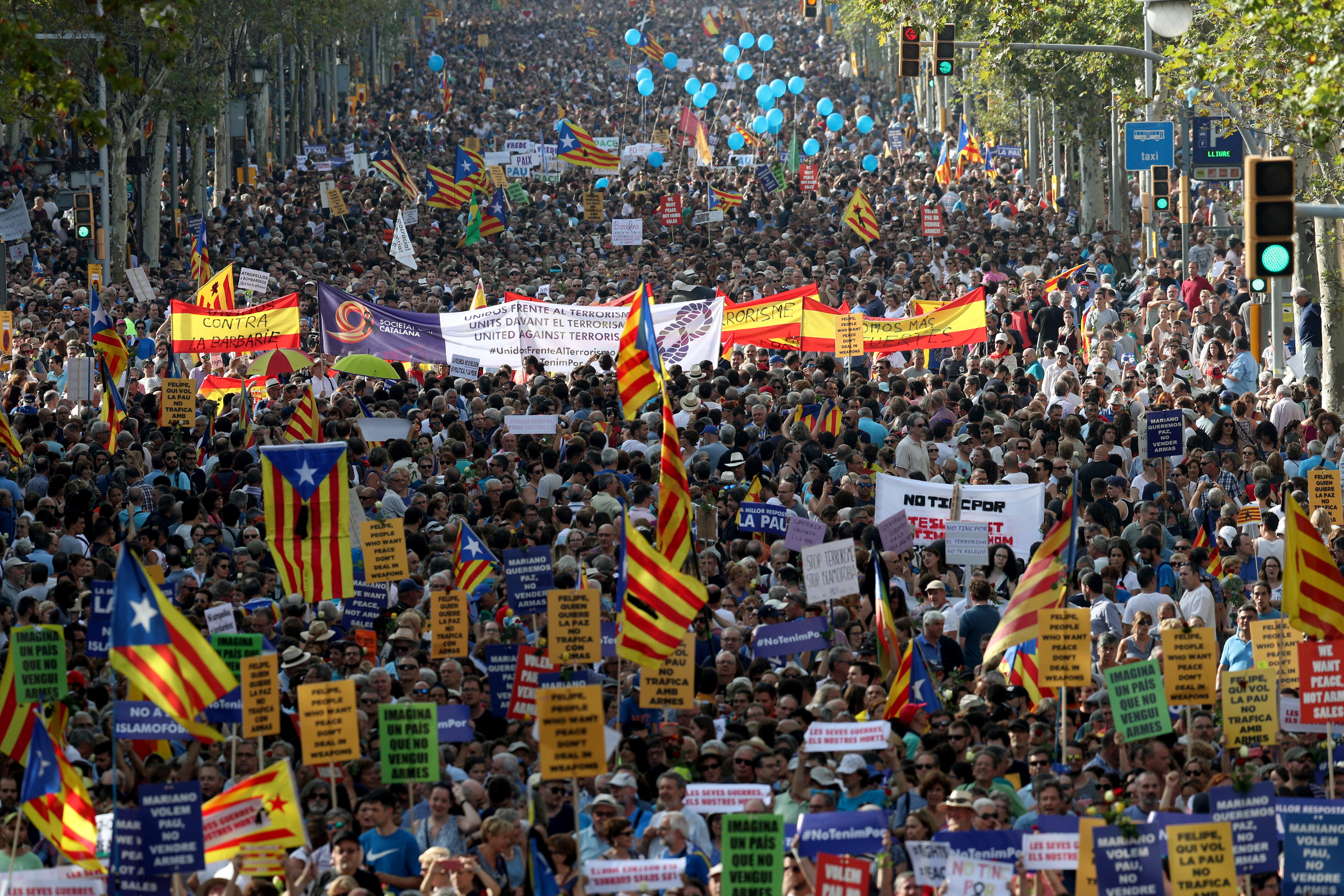 المسيرة في شوارع برشلونة