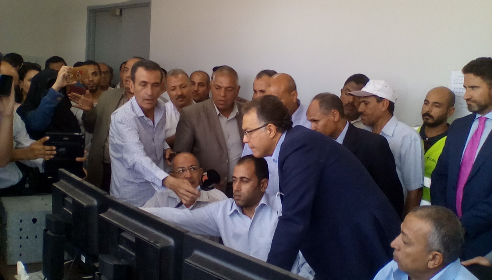 الوزير يتفقد محطة بركة السبع