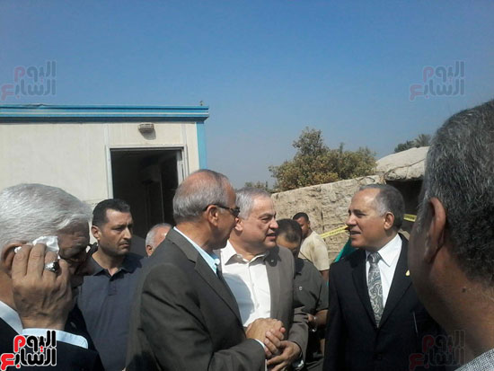 وزير الرى يصل حي شرق شبرا الخيمة 