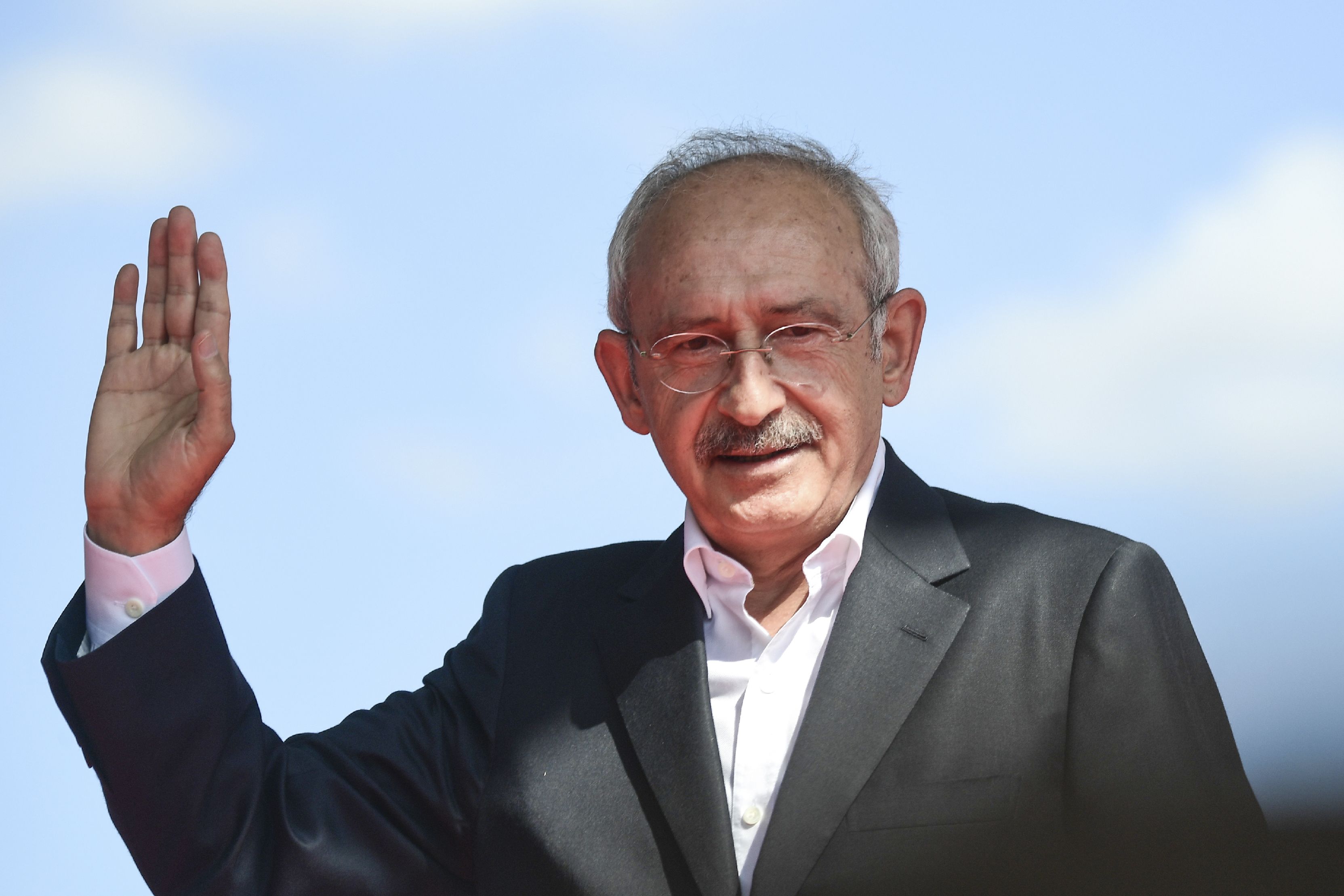 مؤتمر لزعيم المعارضة التركية للتنديد بانتهاكات أردوغان