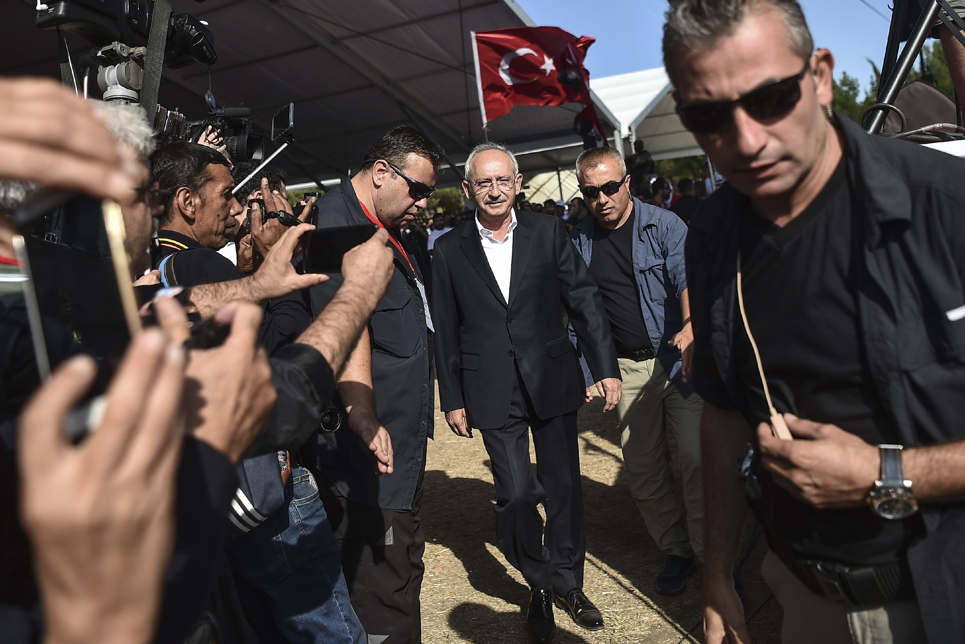 زعيم المعارضة التركية يصل مقر انعقاد المؤتمر