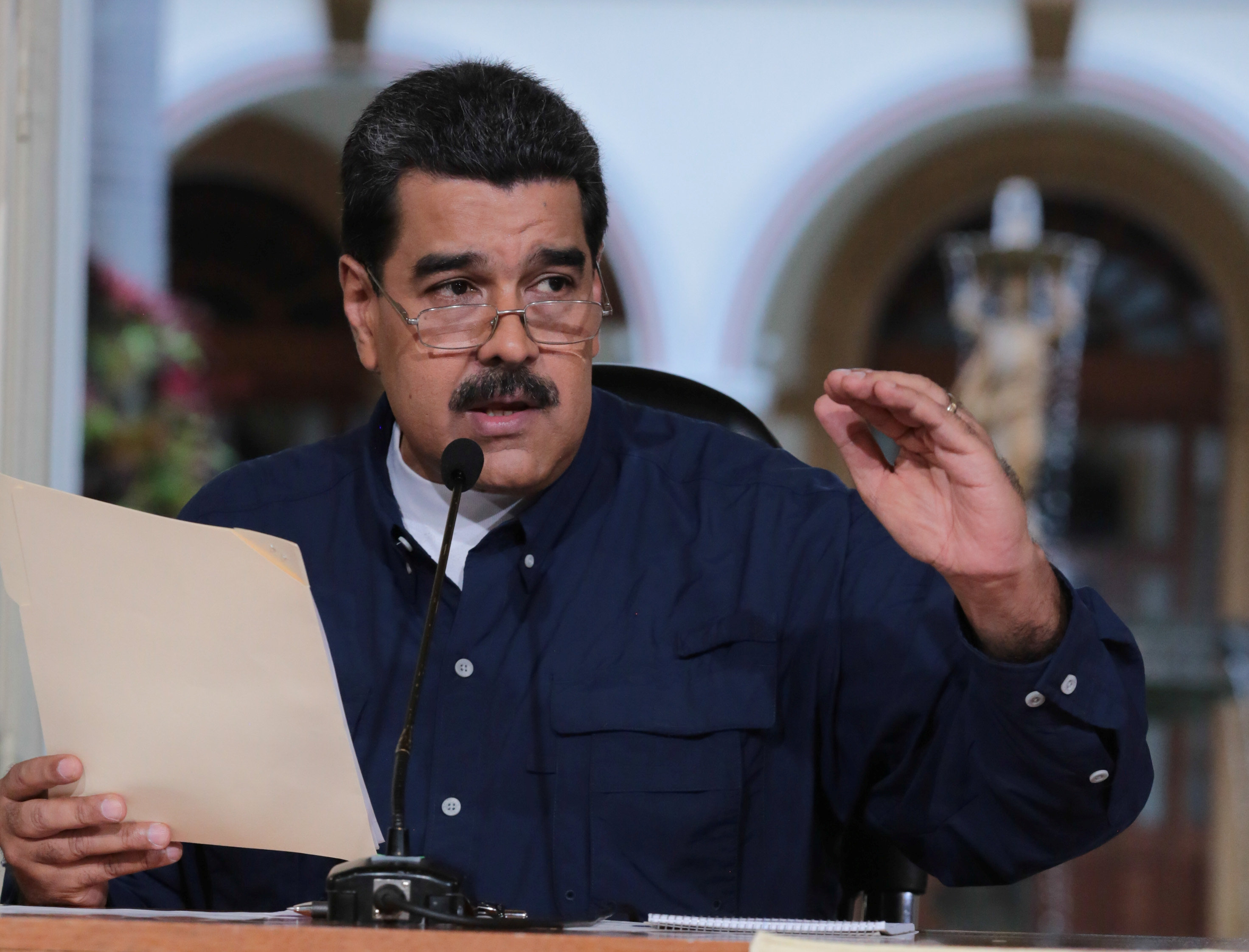 نيكولاس مادورو يعلن بعض القرارت بقصر ميرافلوريس
