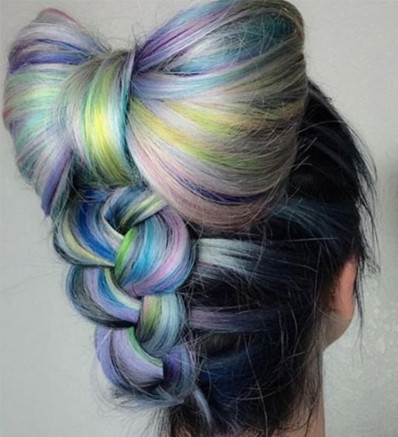 ضفيرة مع فيونكة