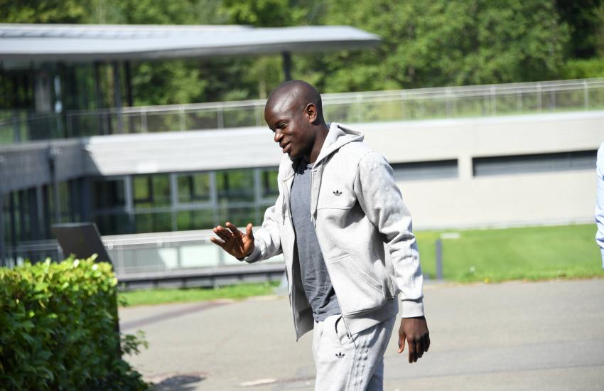 نيجولو كانتى بمظهر مريح هو الآخر