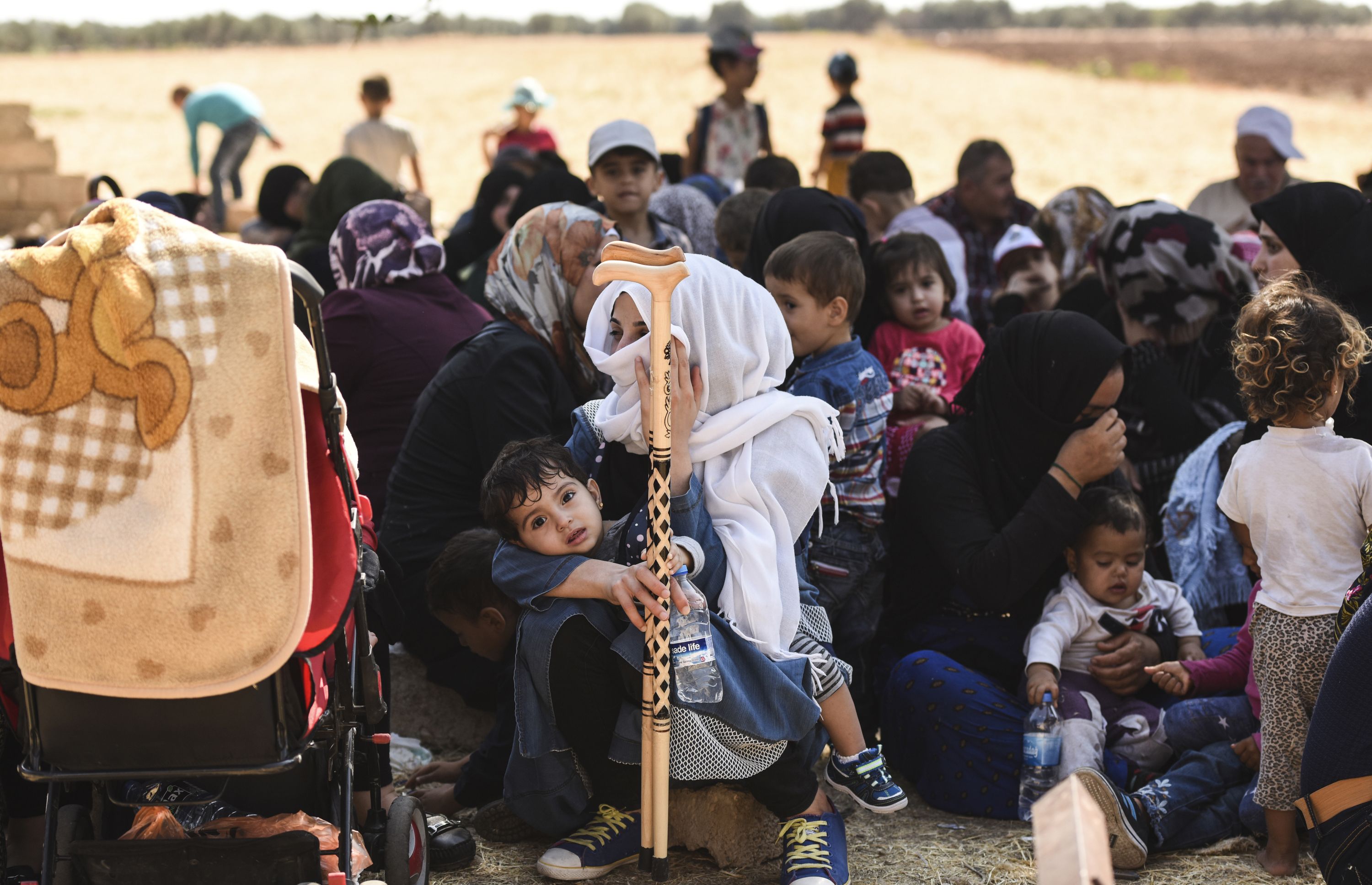 اللاجئين السوريين على الحدود التركية السورية