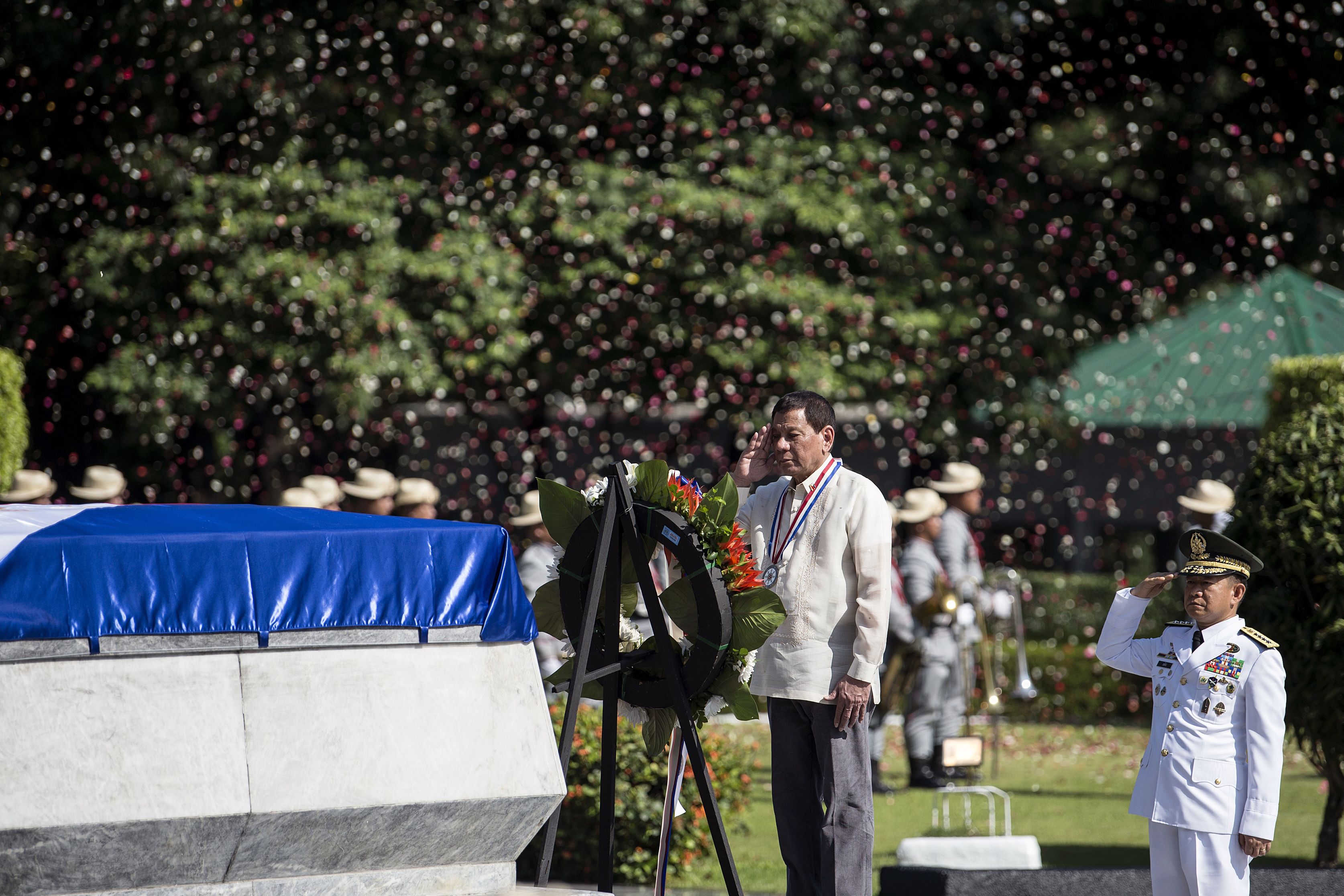 الرئيس الفلبينى يشهد احتفالات يوم الأبطال بمناسبة الاستقلال عن اسبانيا