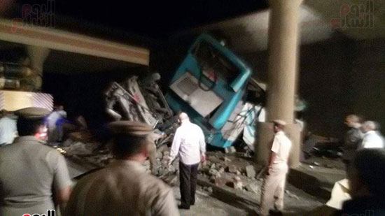 حادث تصادم أتوبيس وسيارة ببنى سويف (1)