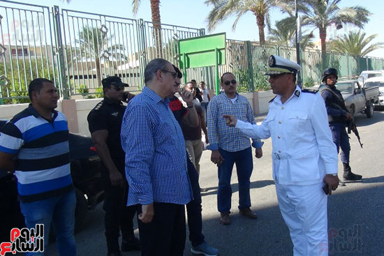 اللواء محمد جاد مدير أمن السويس خلال الحملة