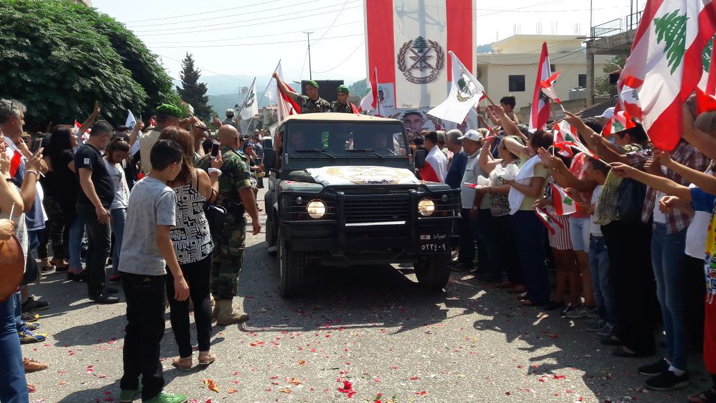 استقبال الشعب للجيش اللبنانى المنتصر
