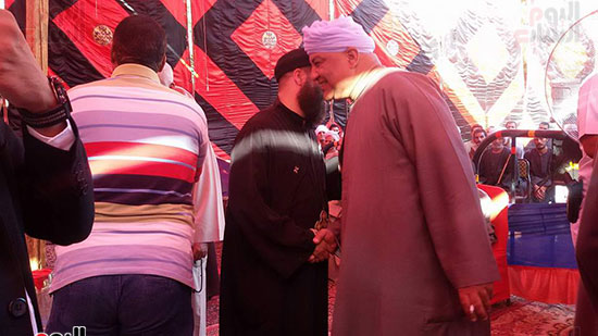     مراسم صلح بين عائلتين مسلمين وأقباط بعزبة أبودغار غرب الأقصر