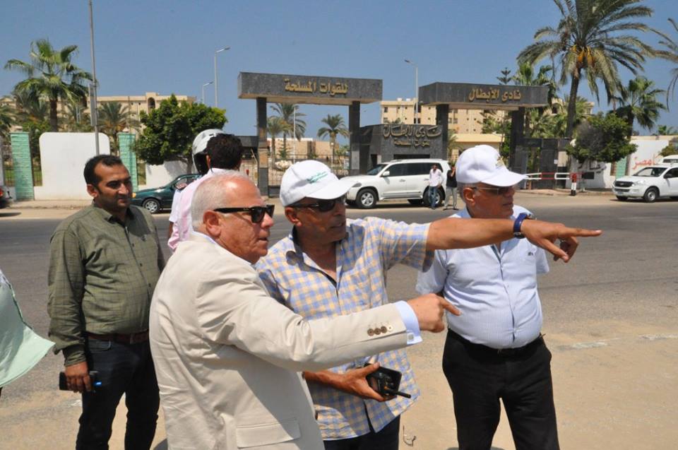  جانب من جولة المحافظ بحي غرب